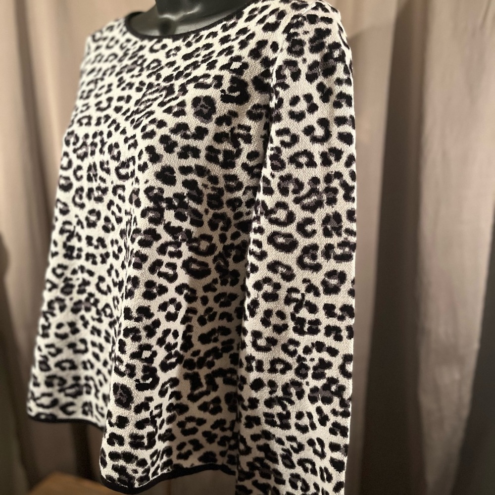 Ann Taylor Leopard print sweater size S